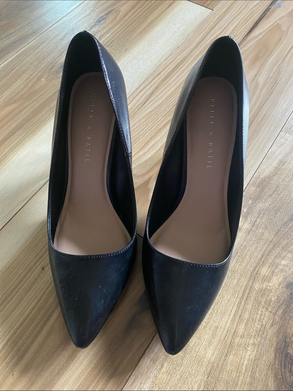 Kelly & Katie Black Pointed Toe Classic Pumps